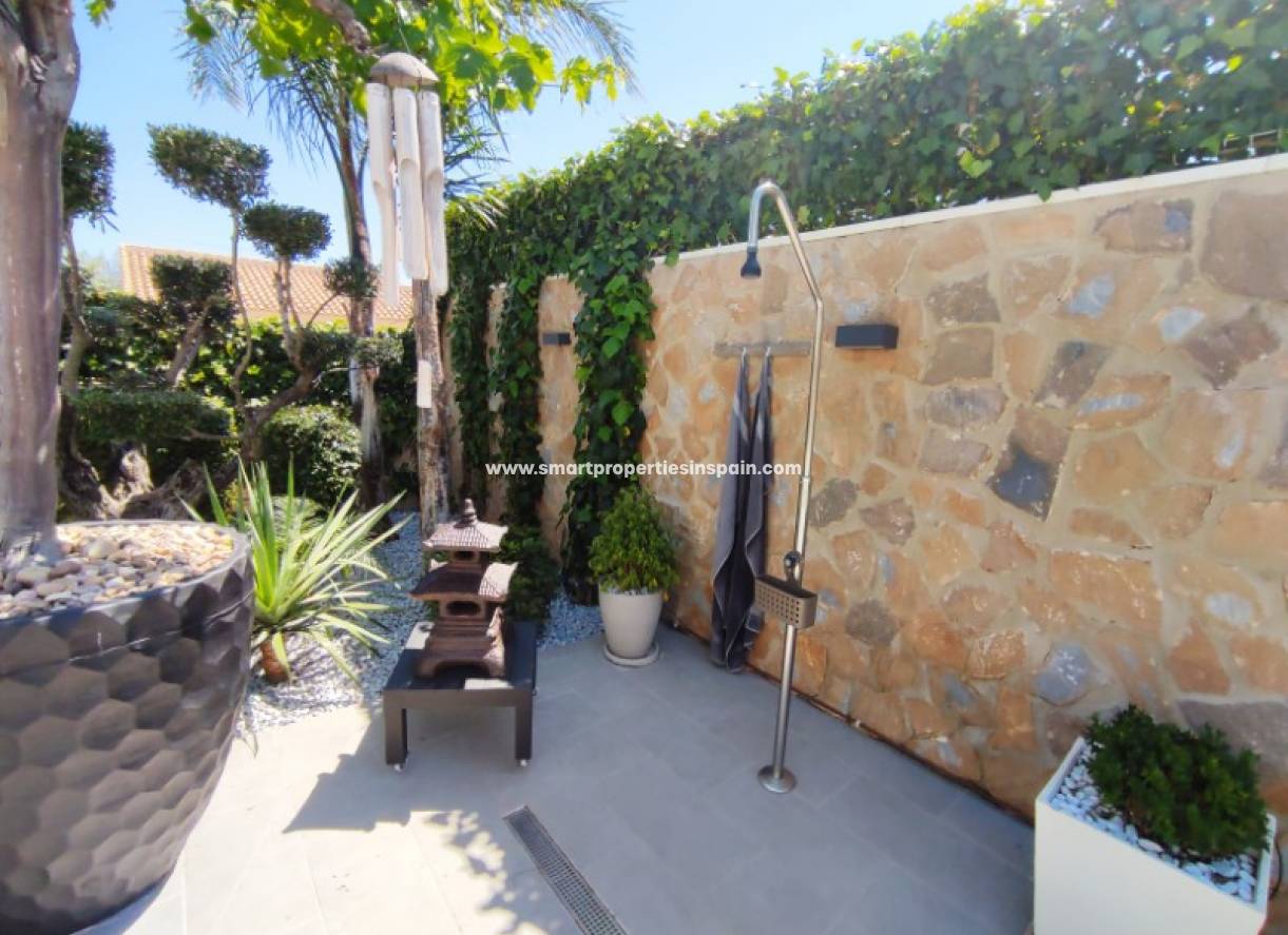 Wederverkoop - Detached Villa - La Marina - Urbanización La Marina