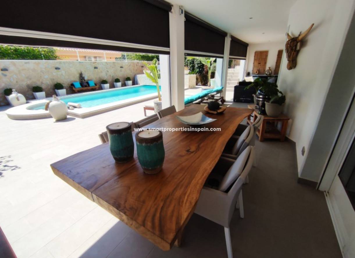 Wederverkoop - Detached Villa - La Marina - Urbanización La Marina