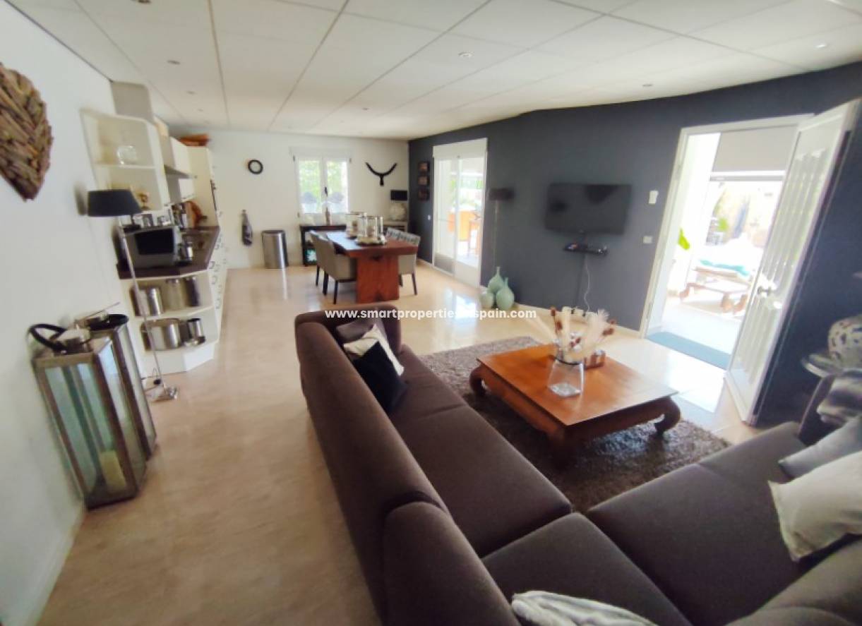 Wederverkoop - Detached Villa - La Marina - Urbanización La Marina