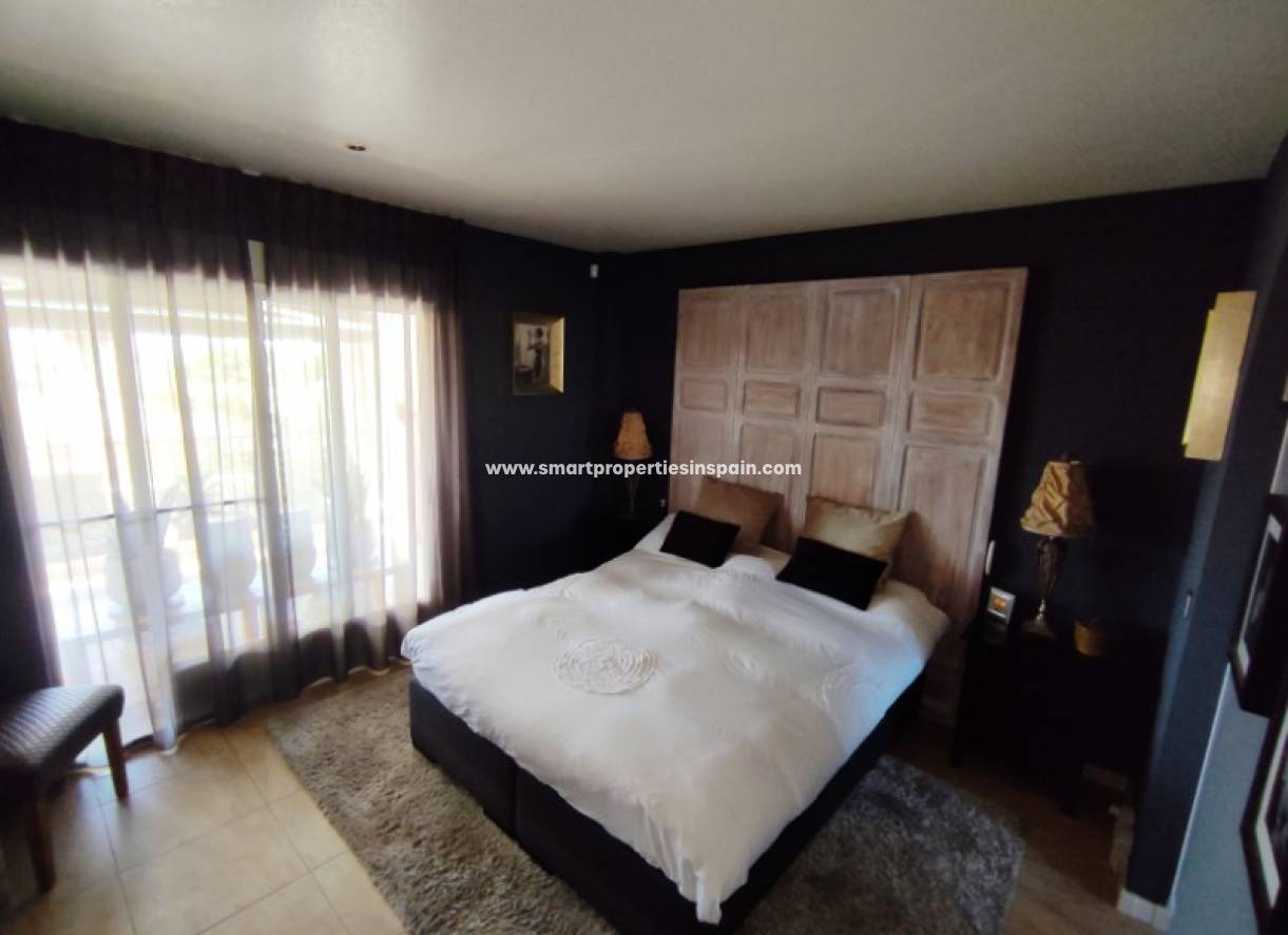 Wederverkoop - Detached Villa - La Marina - Urbanización La Marina