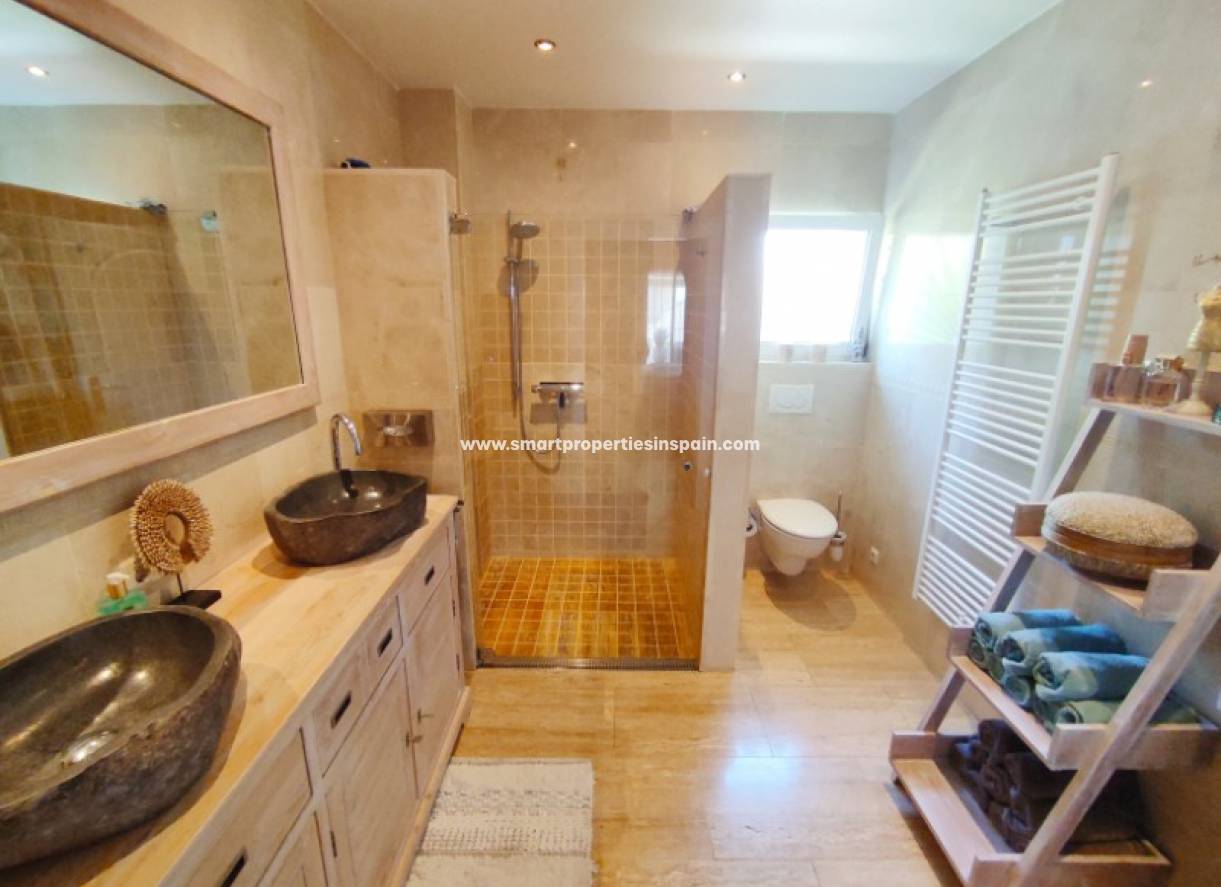 Wederverkoop - Detached Villa - La Marina - Urbanización La Marina