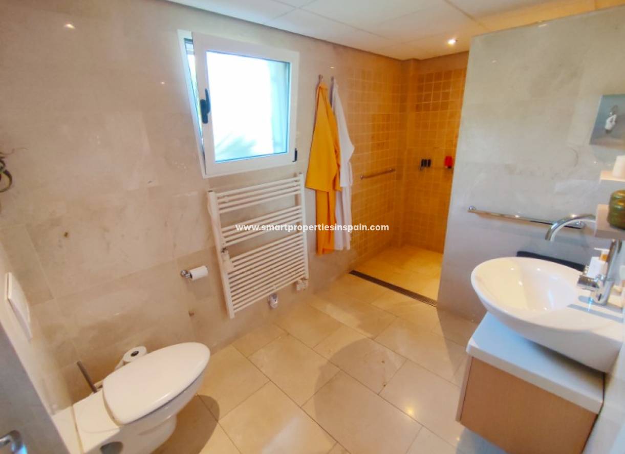 Wederverkoop - Detached Villa - La Marina - Urbanización La Marina
