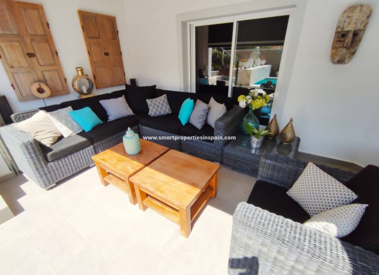Wederverkoop - Detached Villa - La Marina - Urbanización La Marina