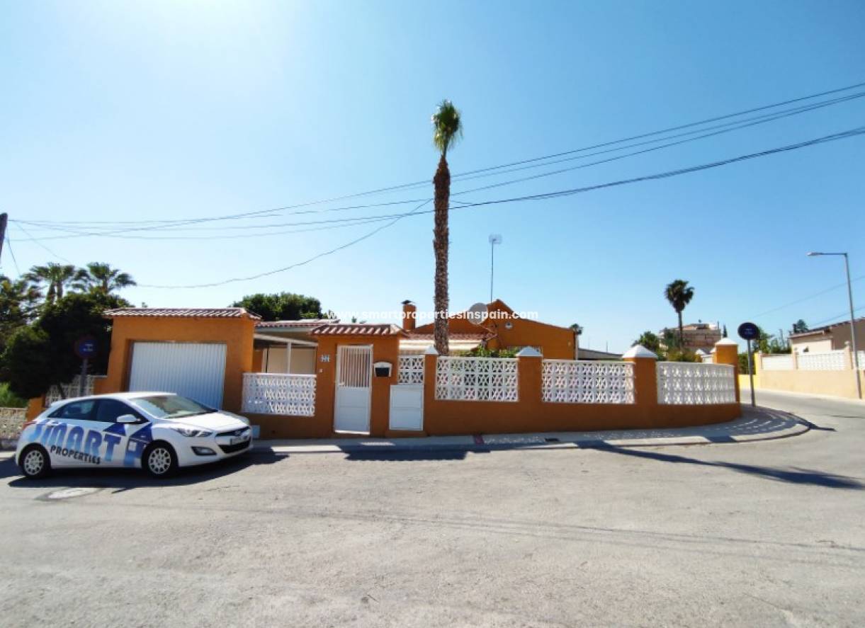 Wederverkoop - Detached Villa - La Marina - Urbanización La Marina