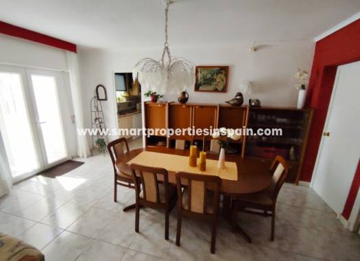 Wederverkoop - Detached Villa - La Marina - Urbanización La Marina