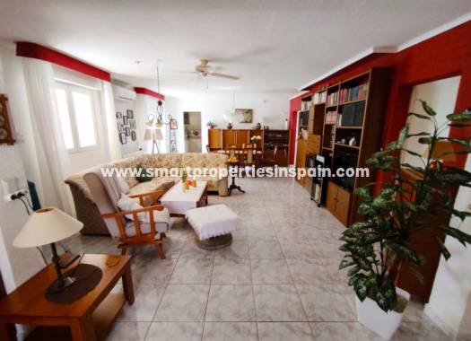 Wederverkoop - Detached Villa - La Marina - Urbanización La Marina