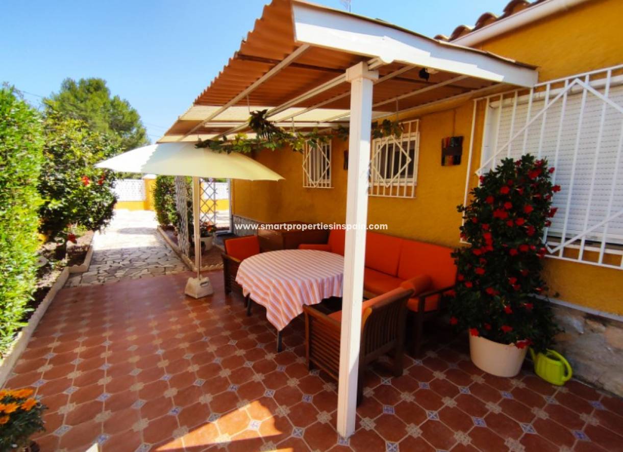 Wederverkoop - Detached Villa - La Marina - Urbanización La Marina