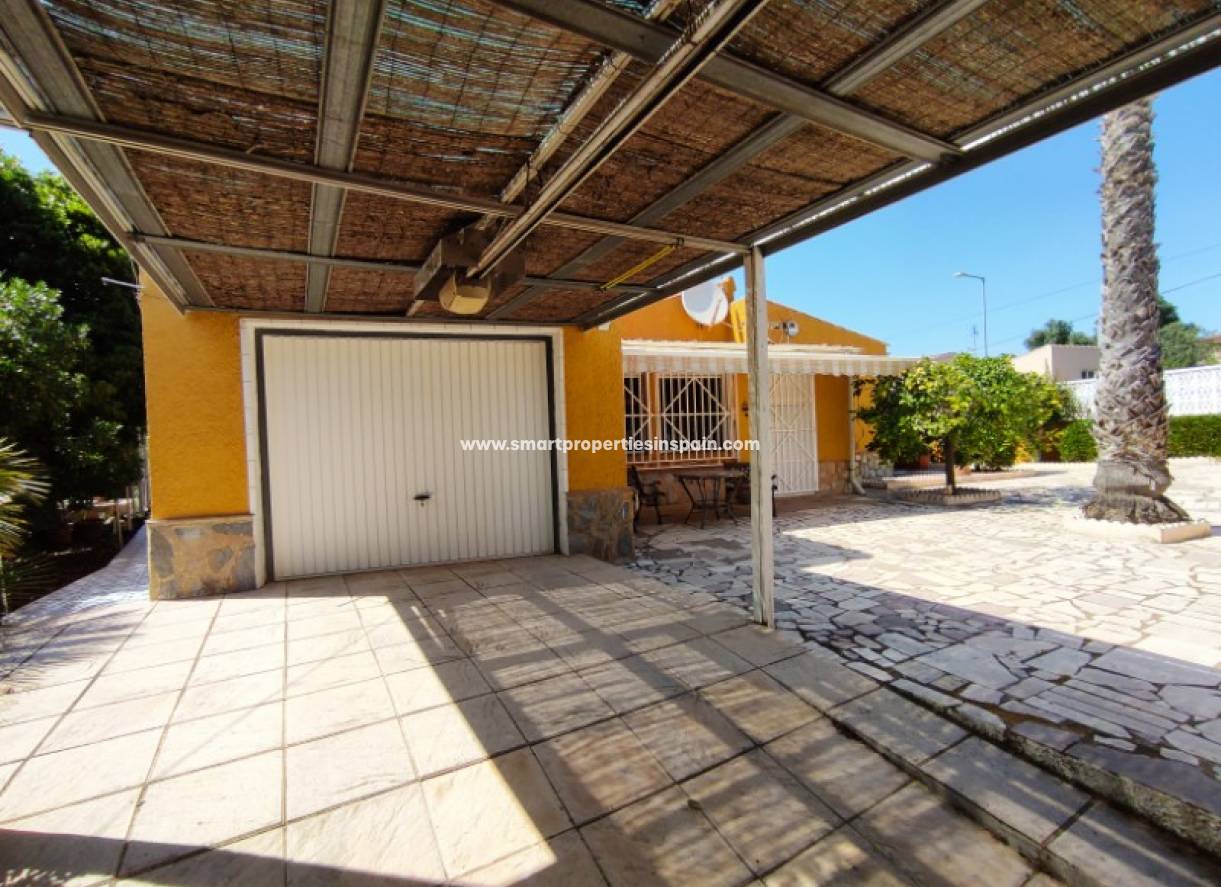 Wederverkoop - Detached Villa - La Marina - Urbanización La Marina