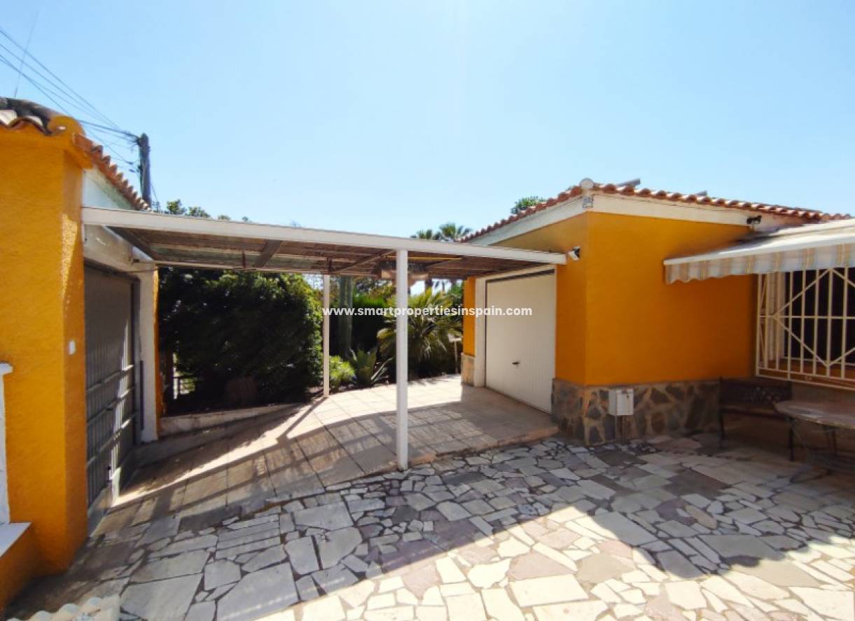 Wederverkoop - Detached Villa - La Marina - Urbanización La Marina