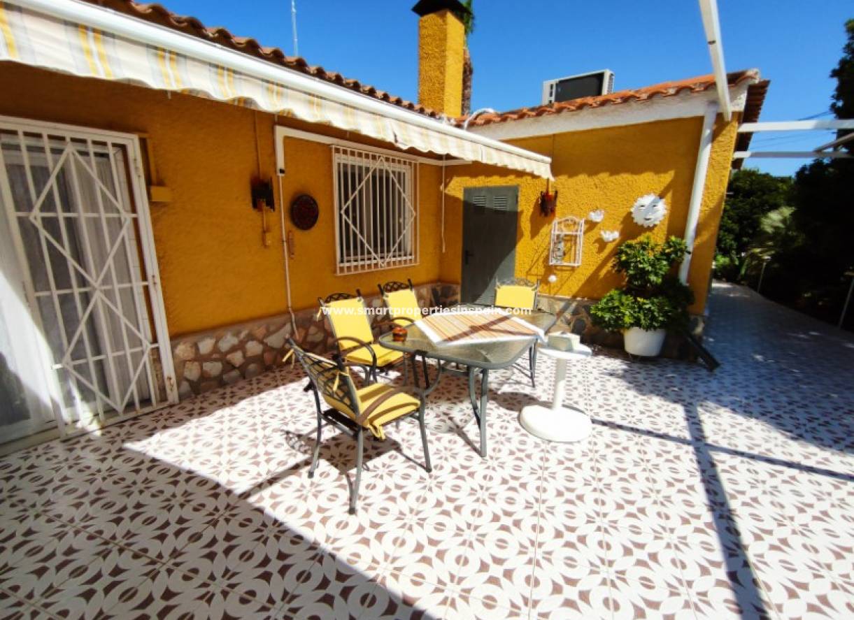 Wederverkoop - Detached Villa - La Marina - Urbanización La Marina