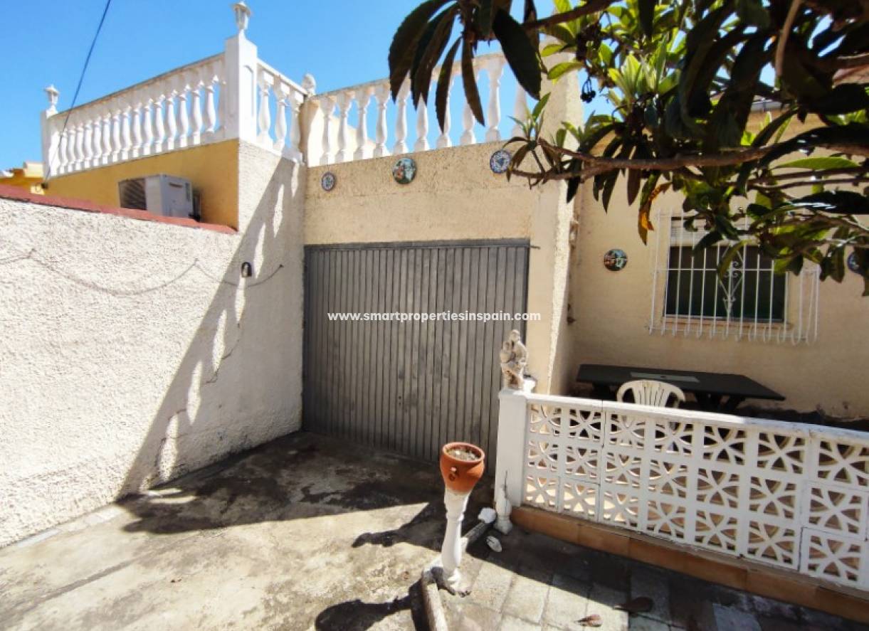 Wederverkoop - Detached Villa - La Marina - Urbanización La Marina