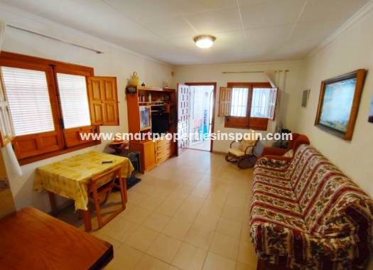 Wederverkoop - Detached Villa - La Marina - Urbanización La Marina