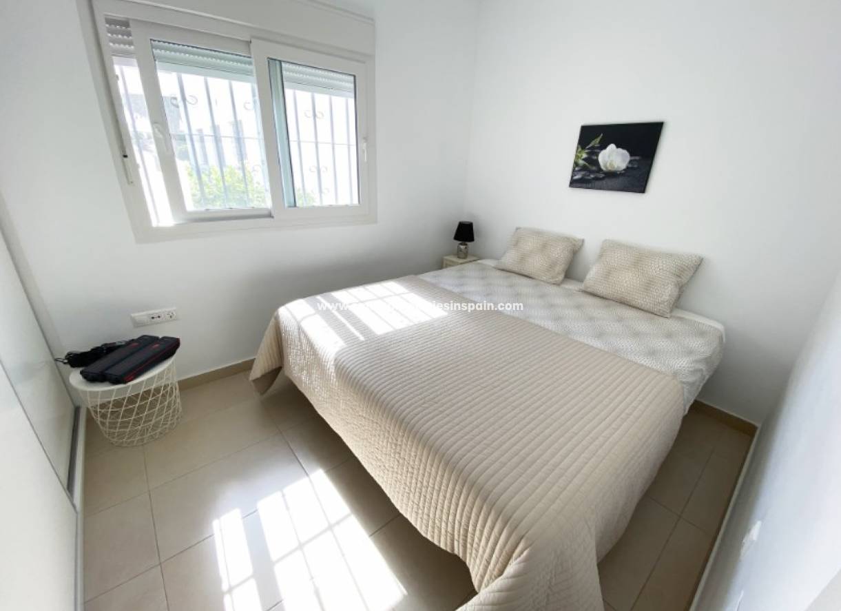 Wederverkoop - Detached Villa - La Marina - Urbanización La Marina