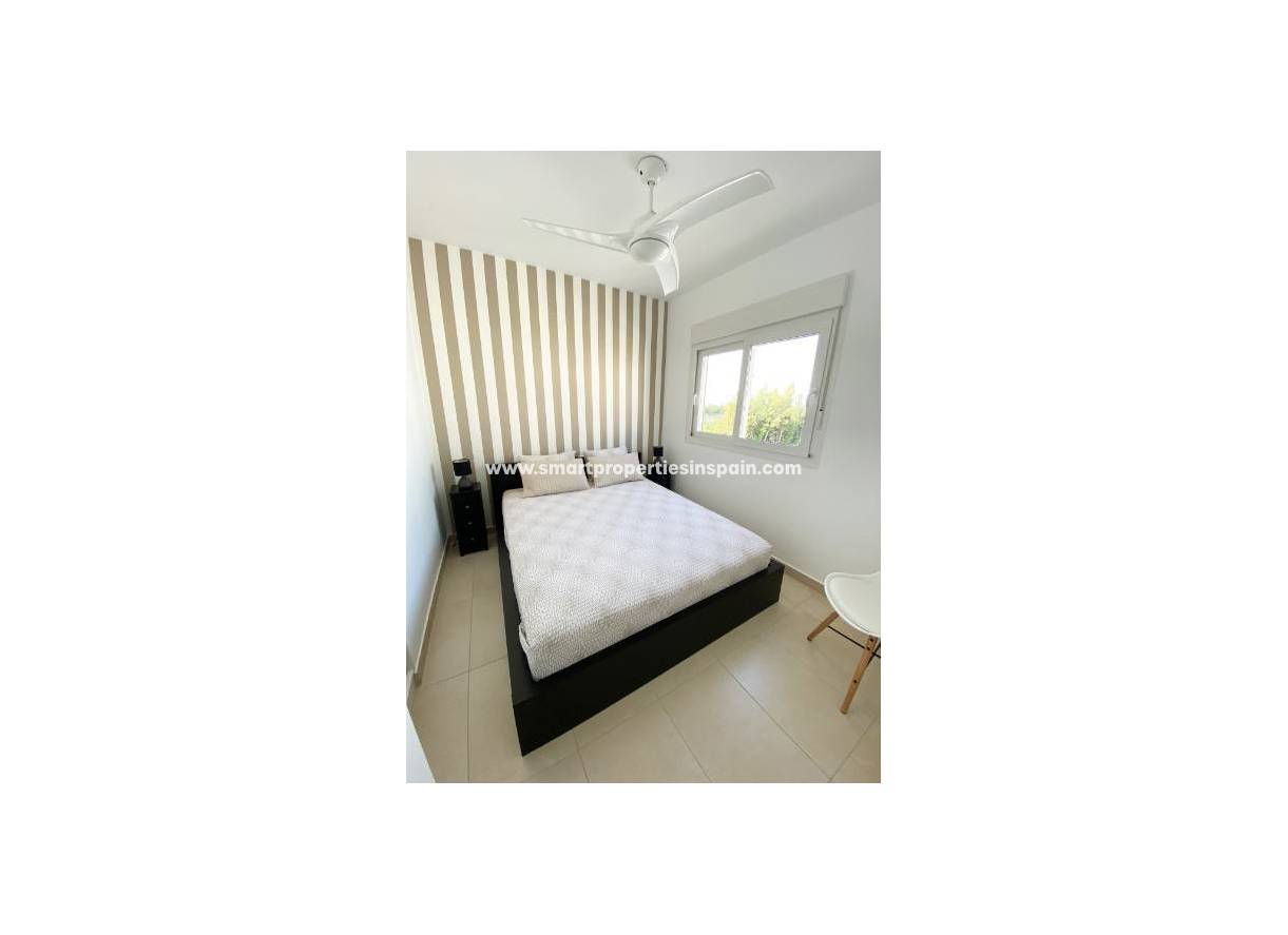 Wederverkoop - Detached Villa - La Marina - Urbanización La Marina