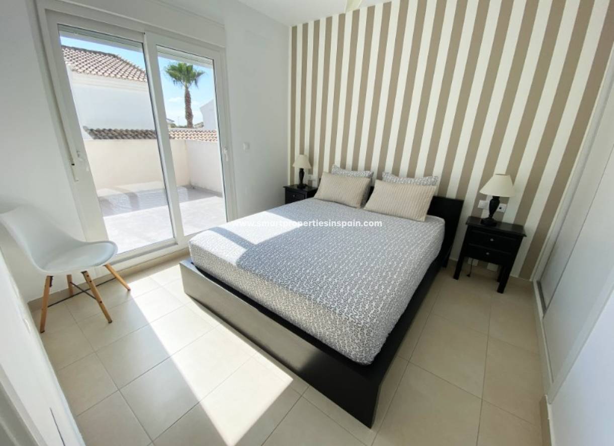 Wederverkoop - Detached Villa - La Marina - Urbanización La Marina