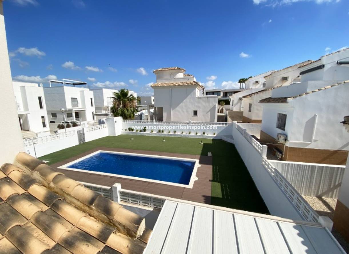 Wederverkoop - Detached Villa - La Marina - Urbanización La Marina