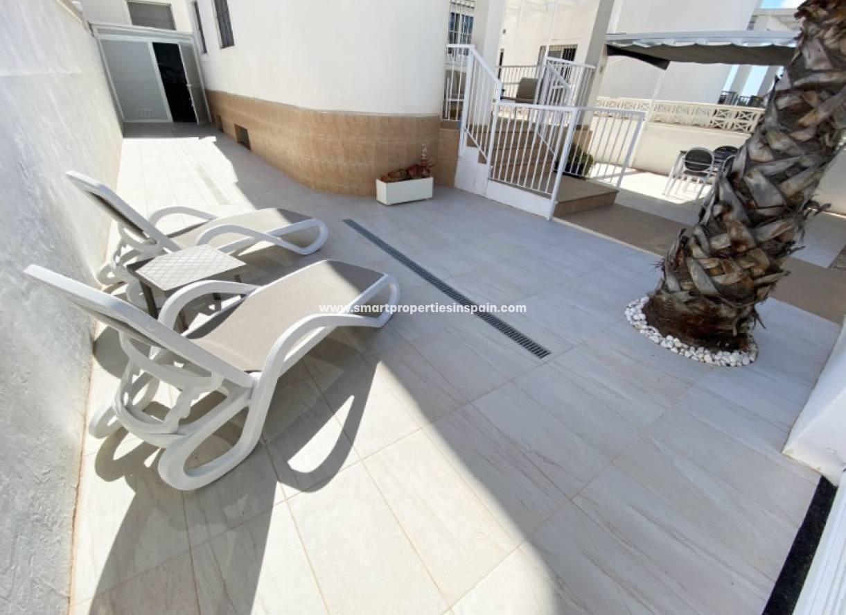 Wederverkoop - Detached Villa - La Marina - Urbanización La Marina
