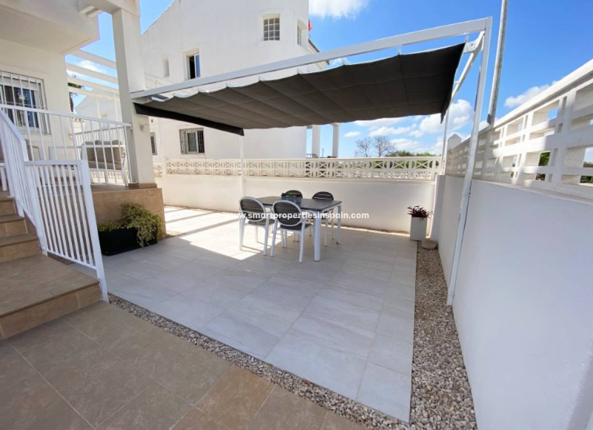 Wederverkoop - Detached Villa - La Marina - Urbanización La Marina