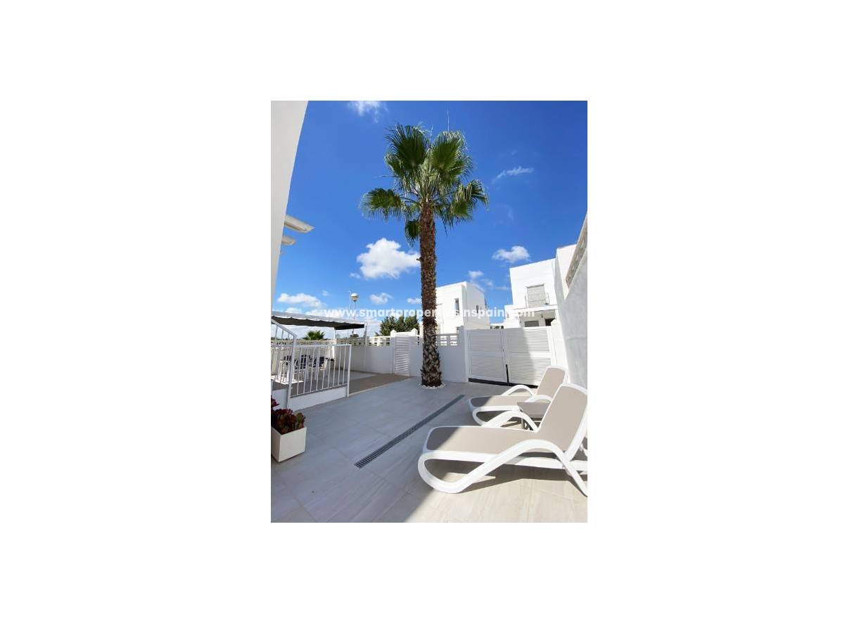 Wederverkoop - Detached Villa - La Marina - Urbanización La Marina