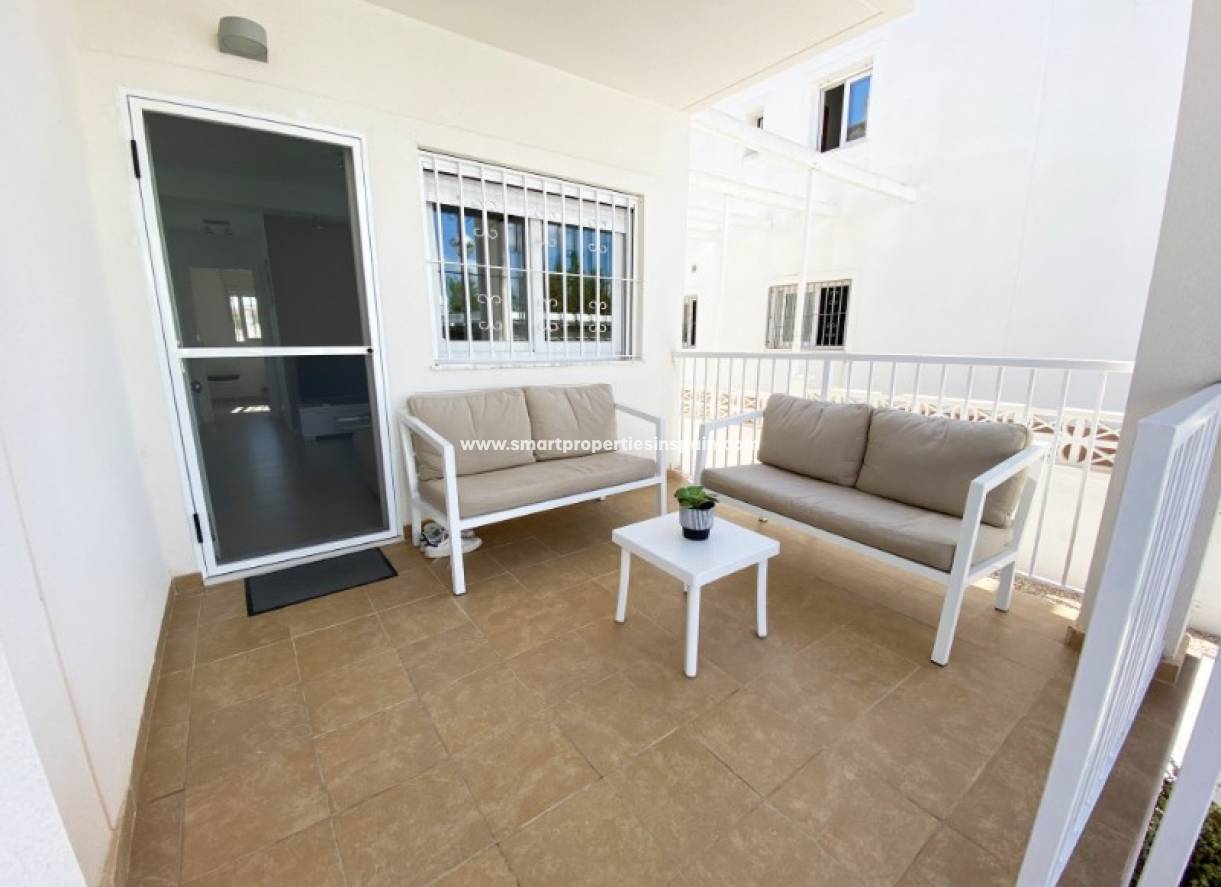 Wederverkoop - Detached Villa - La Marina - Urbanización La Marina