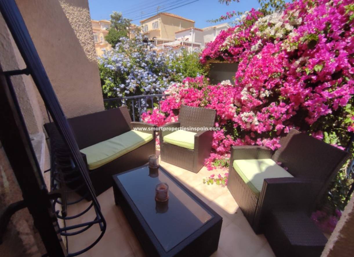 Wederverkoop - Detached Villa - La Marina - Urbanización La Marina