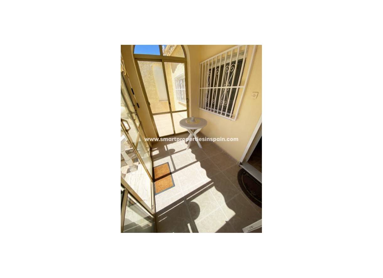 Wederverkoop - Detached Villa - La Marina - Urbanización La Marina