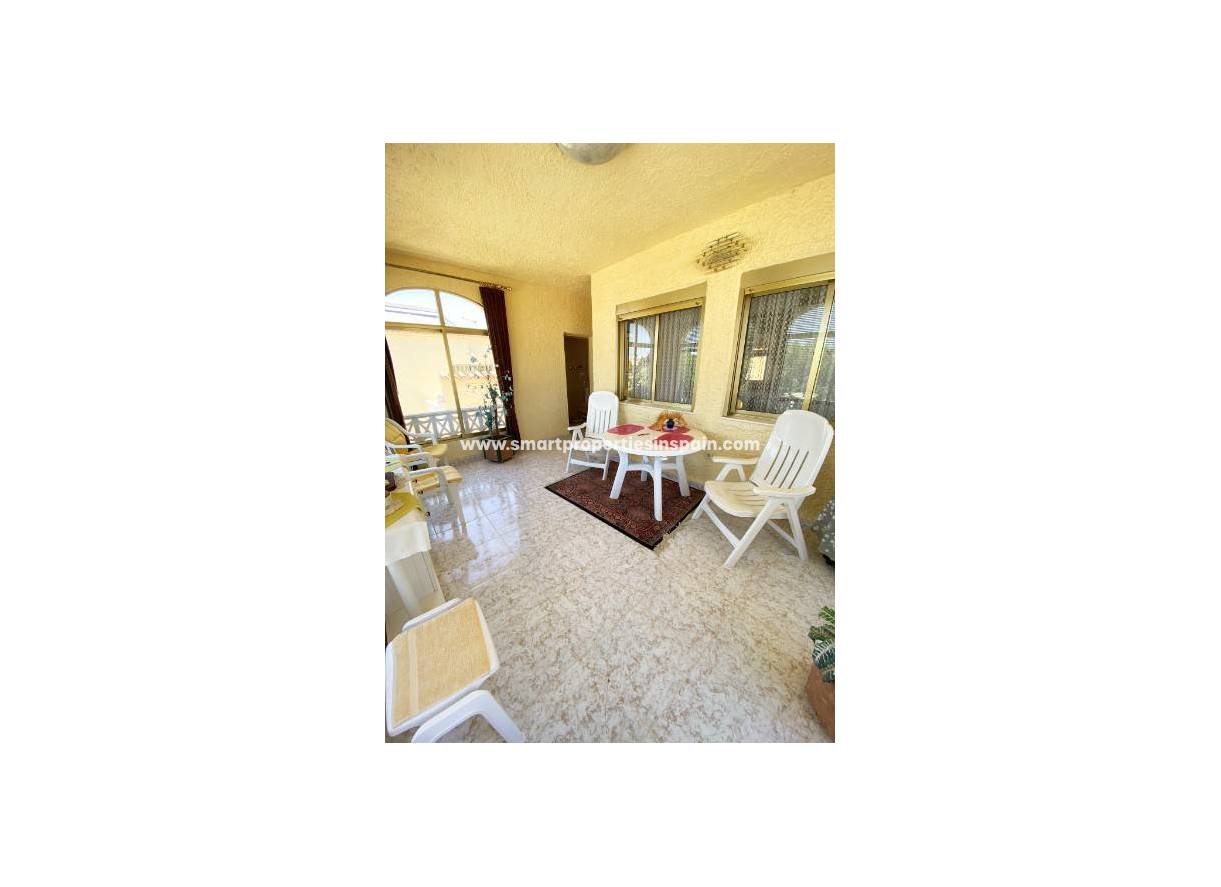 Wederverkoop - Detached Villa - La Marina - Urbanización La Marina