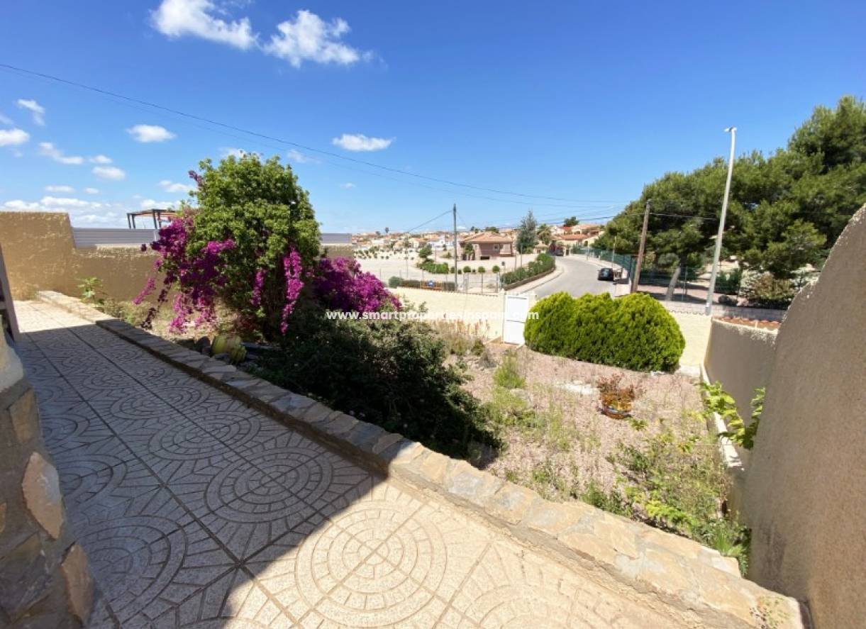 Wederverkoop - Detached Villa - La Marina - Urbanización La Marina