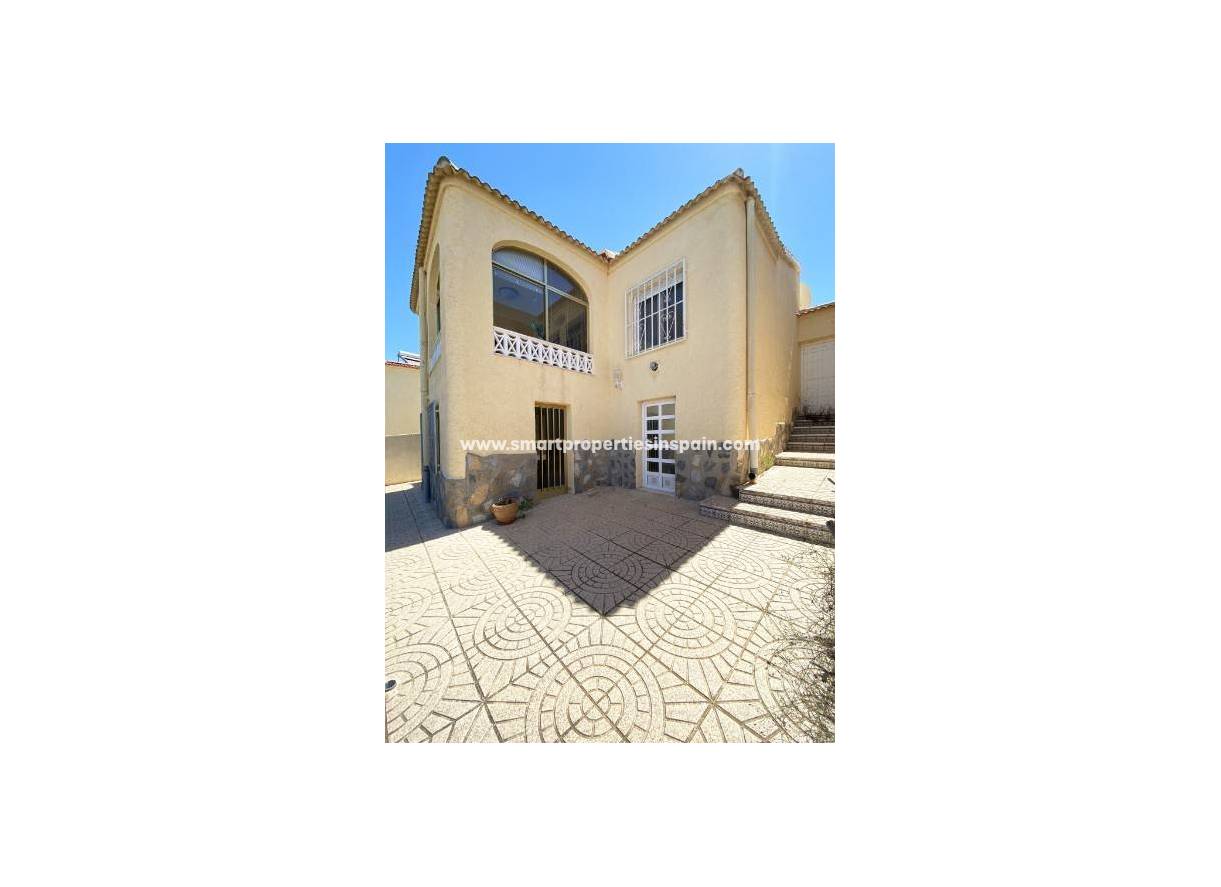 Wederverkoop - Detached Villa - La Marina - Urbanización La Marina