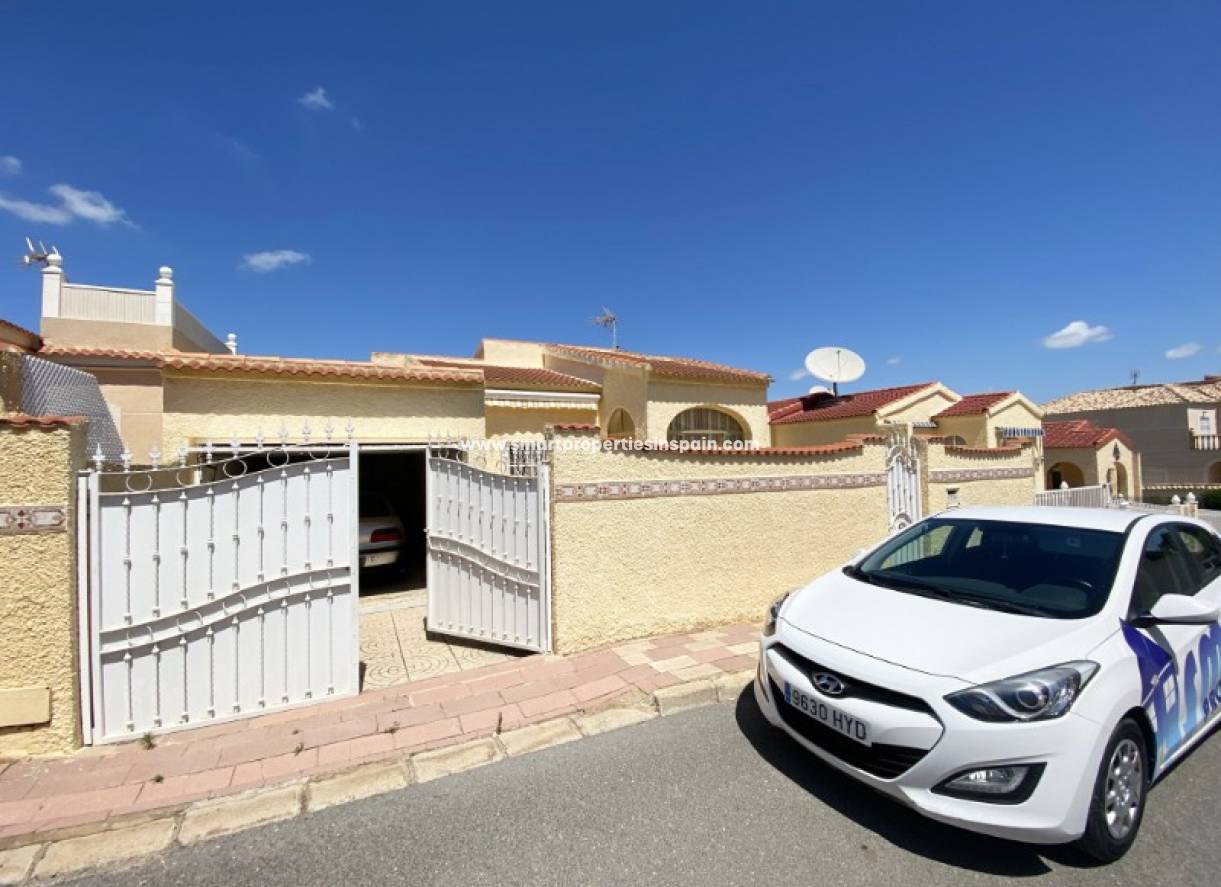 Wederverkoop - Detached Villa - La Marina - Urbanización La Marina