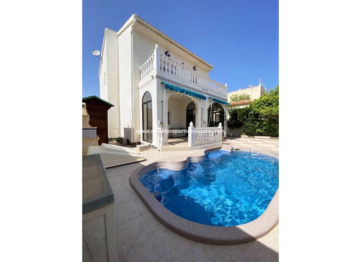 Wederverkoop - Detached Villa - La Marina - Urbanización La Marina