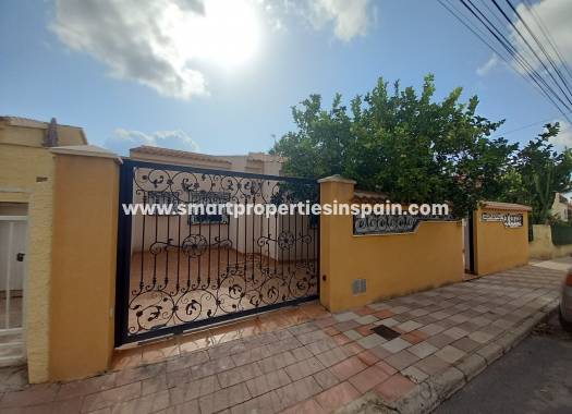 Wederverkoop - Detached Villa - La Marina - Urbanización La Marina