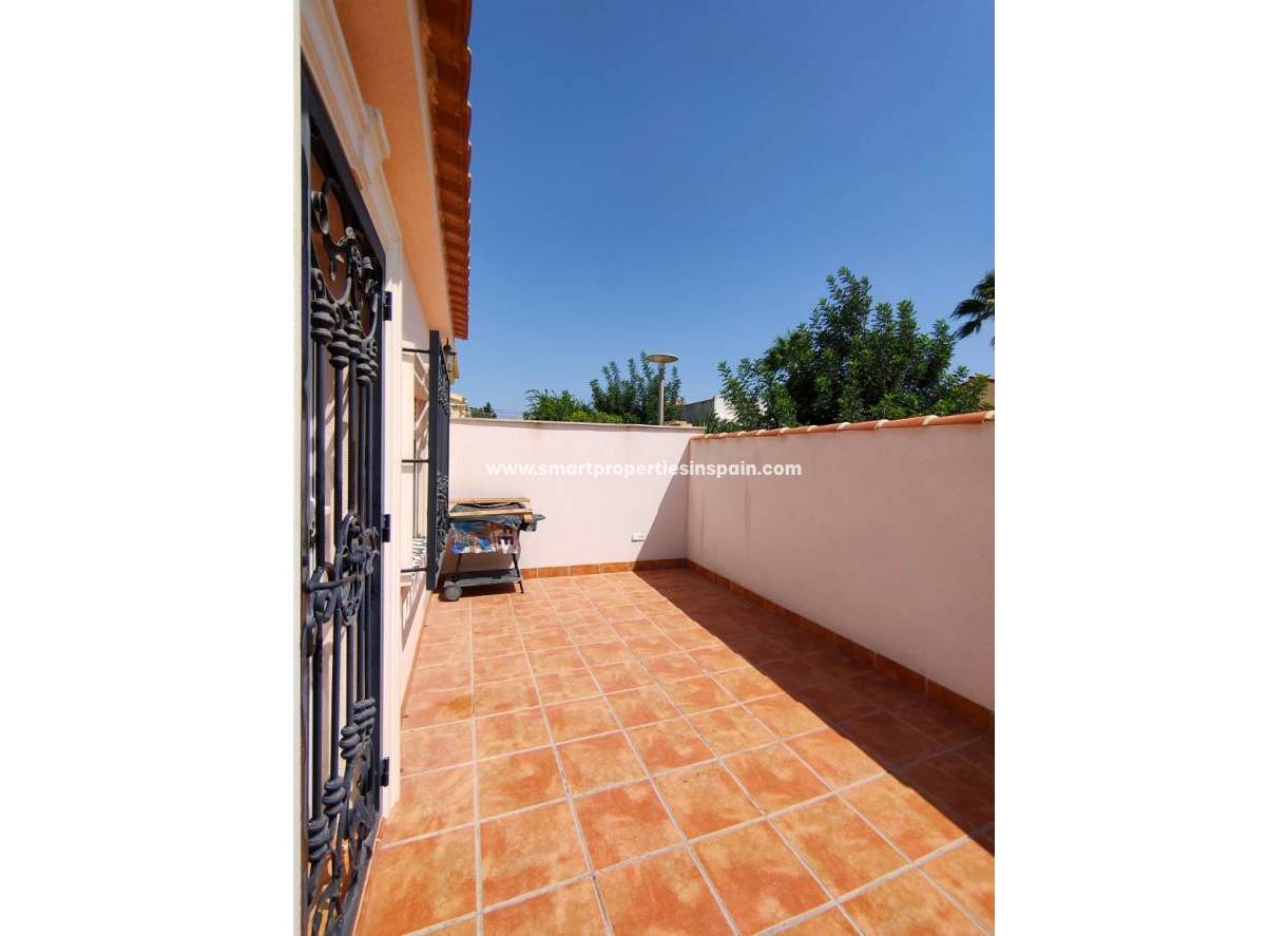 Wederverkoop - Detached Villa - La Marina - Urbanización La Marina