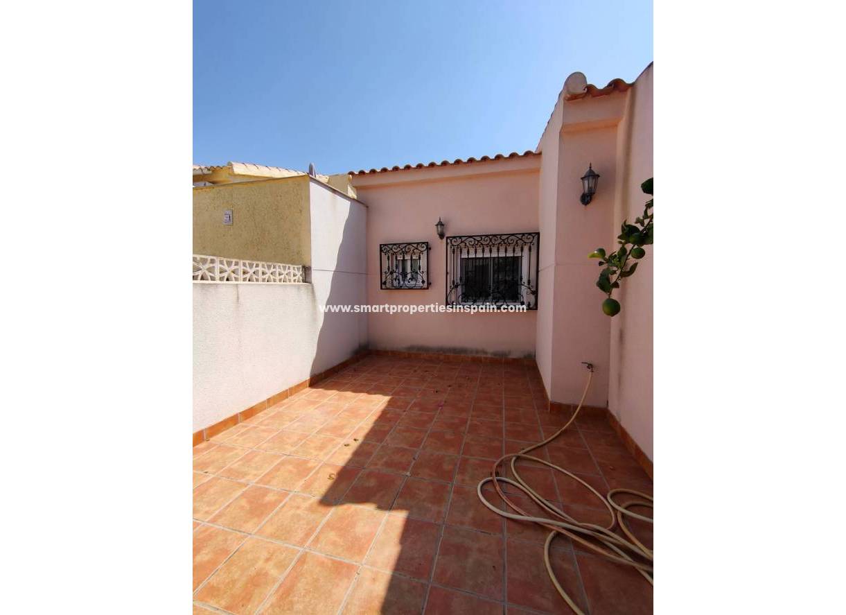Wederverkoop - Detached Villa - La Marina - Urbanización La Marina