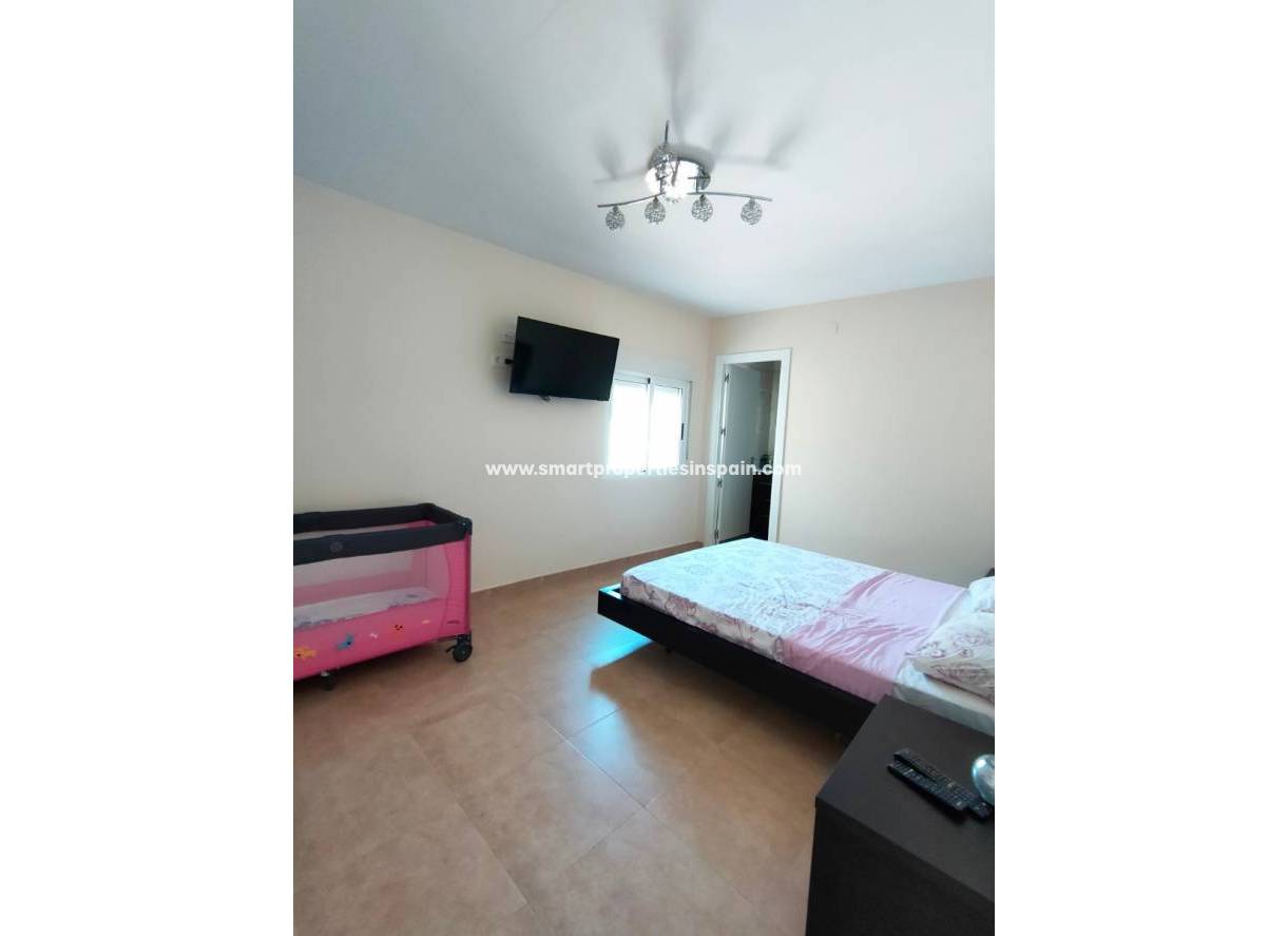 Wederverkoop - Detached Villa - La Marina - Urbanización La Marina