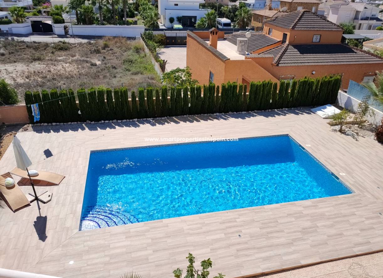 Wederverkoop - Detached Villa - La Marina - Urbanización La Marina