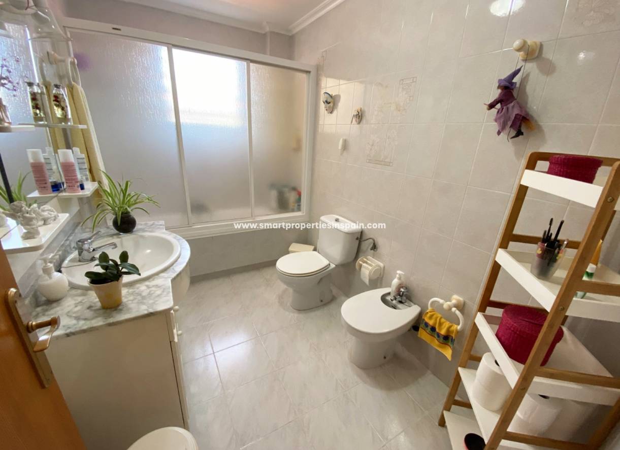 Wederverkoop - Detached Villa - La Marina - Urbanización La Marina