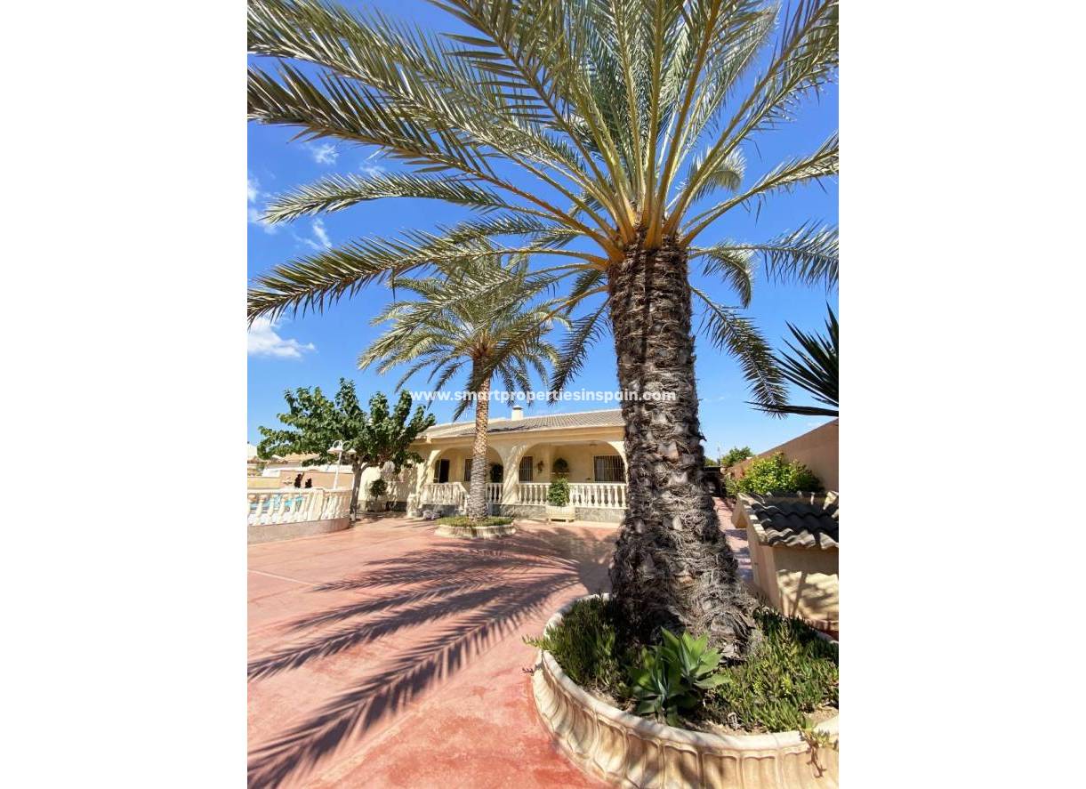 Wederverkoop - Detached Villa - La Marina - Urbanización La Marina