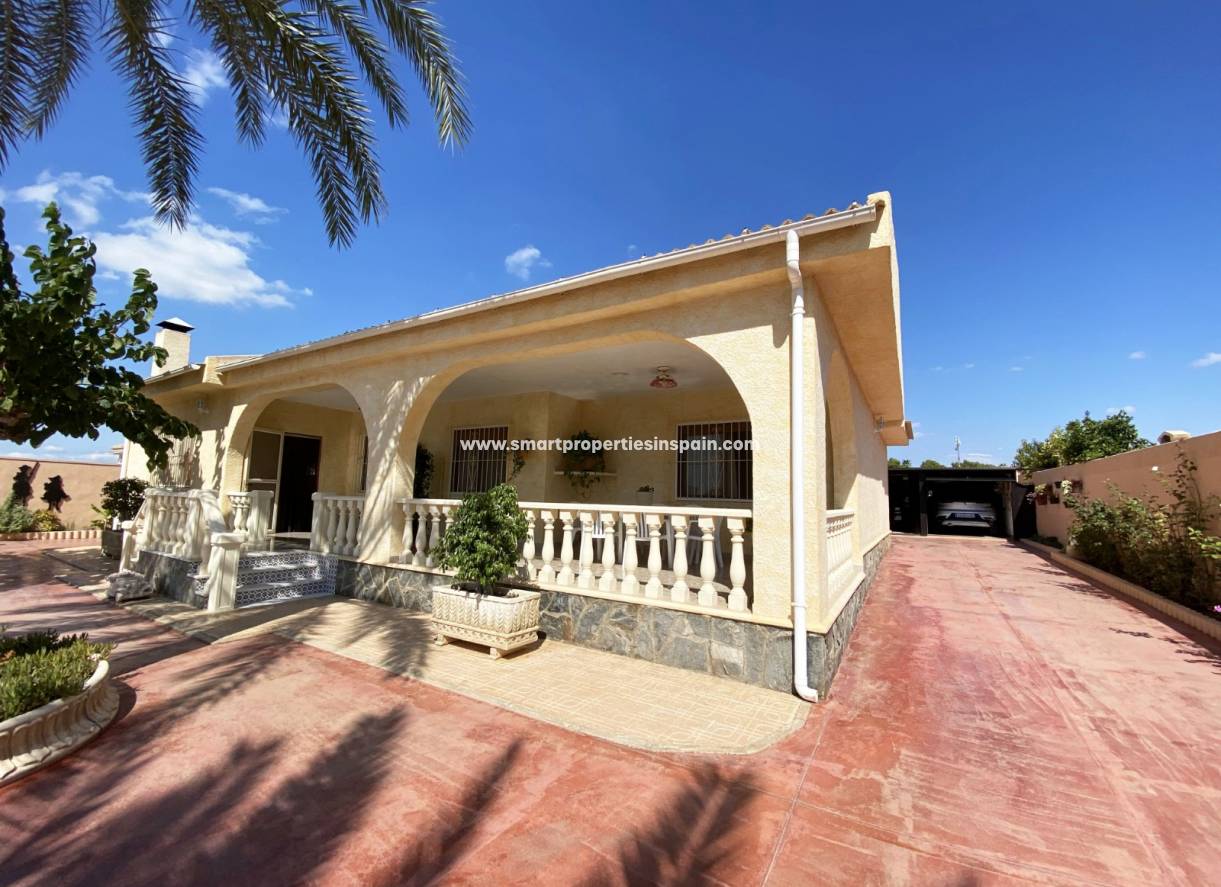 Wederverkoop - Detached Villa - La Marina - Urbanización La Marina