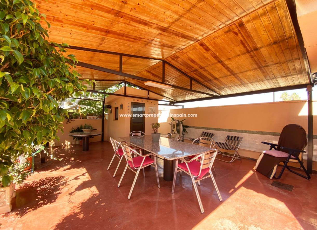 Wederverkoop - Detached Villa - La Marina - Urbanización La Marina