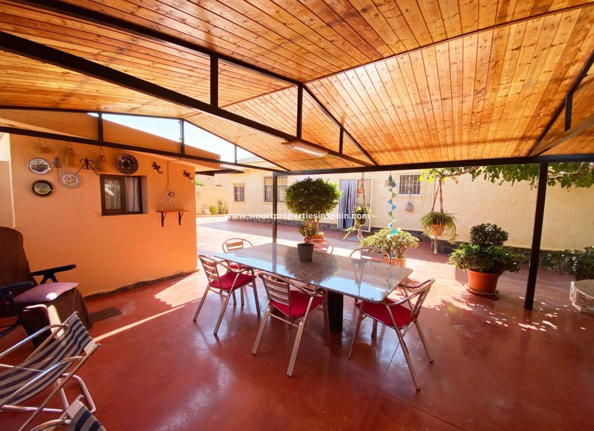 Wederverkoop - Detached Villa - La Marina - Urbanización La Marina