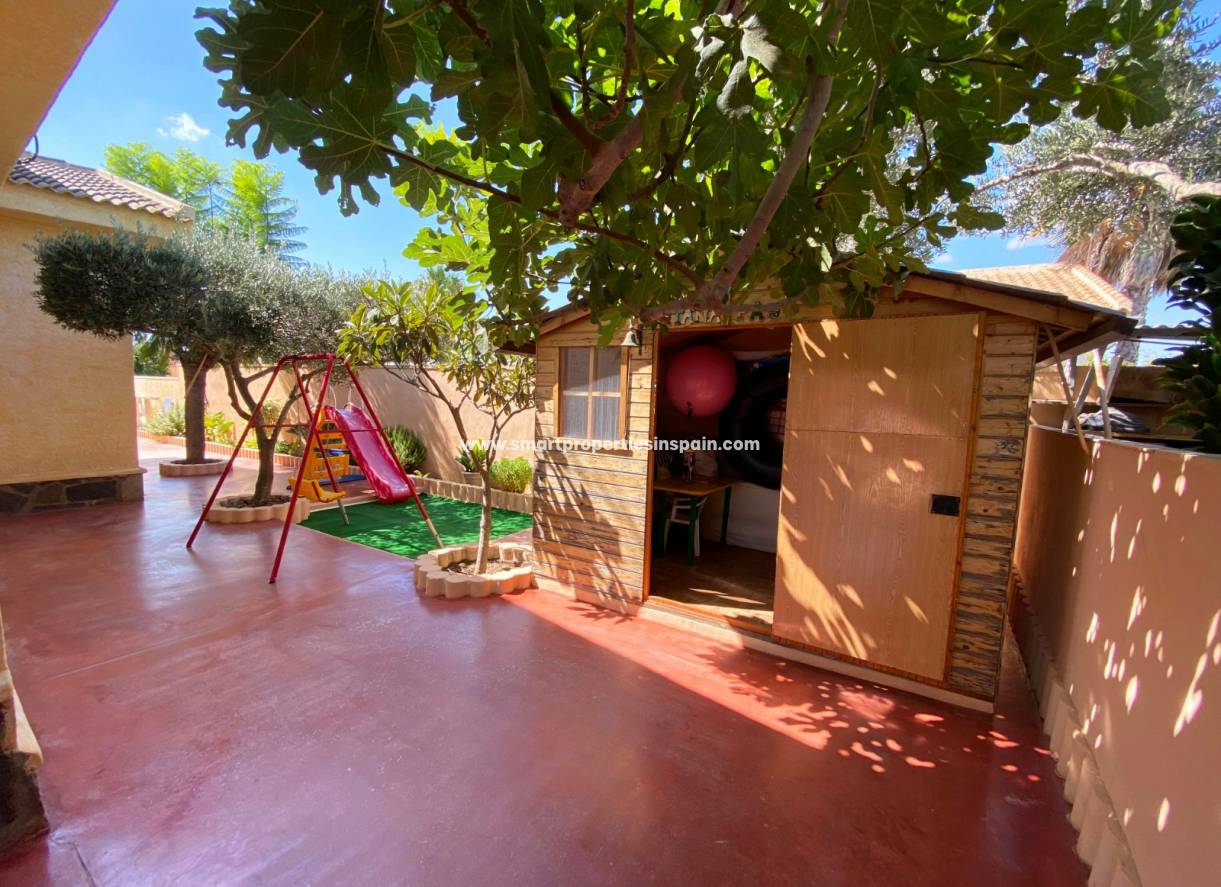 Wederverkoop - Detached Villa - La Marina - Urbanización La Marina