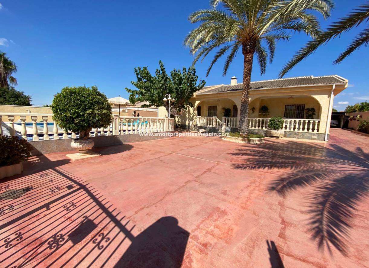 Wederverkoop - Detached Villa - La Marina - Urbanización La Marina
