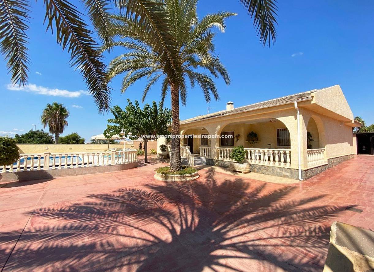 Wederverkoop - Detached Villa - La Marina - Urbanización La Marina