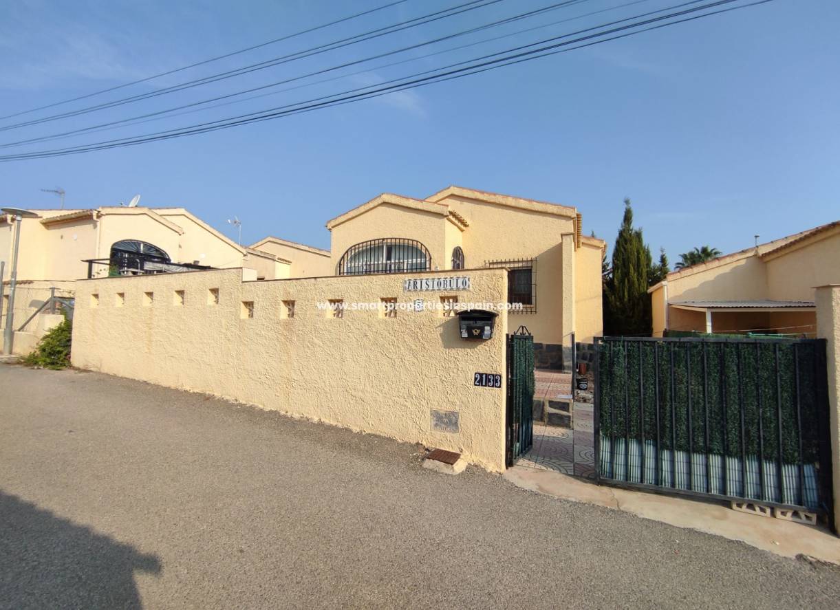 Wederverkoop - Detached Villa - La Marina - Urbanización La Marina