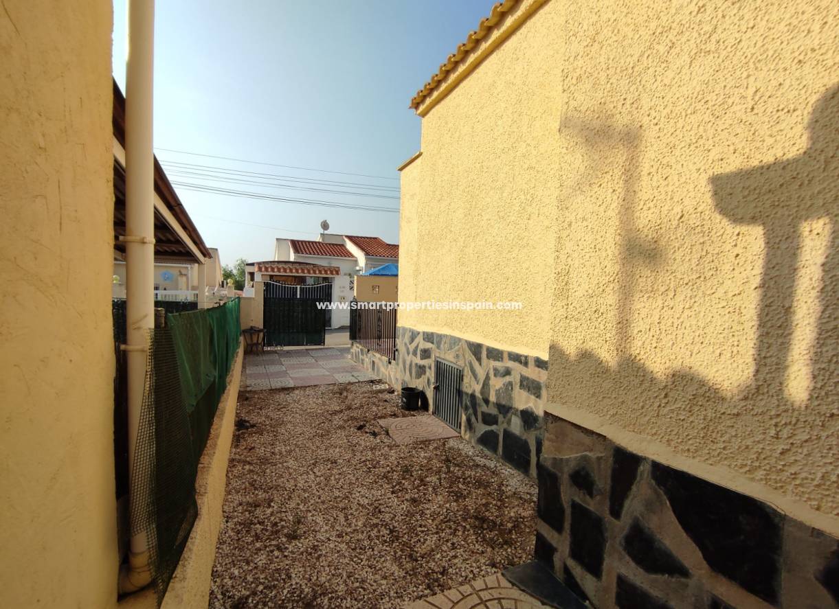 Wederverkoop - Detached Villa - La Marina - Urbanización La Marina
