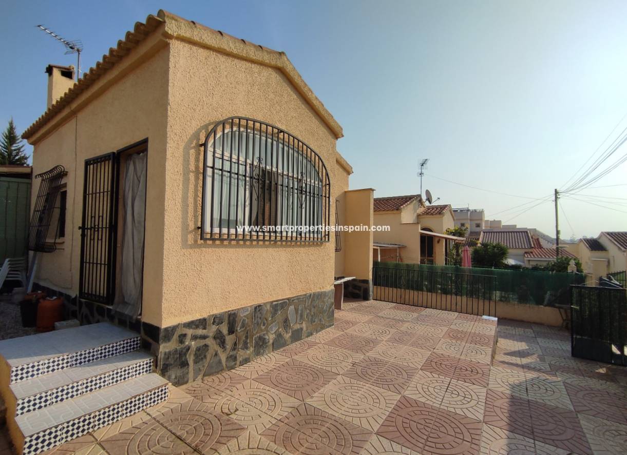 Wederverkoop - Detached Villa - La Marina - Urbanización La Marina