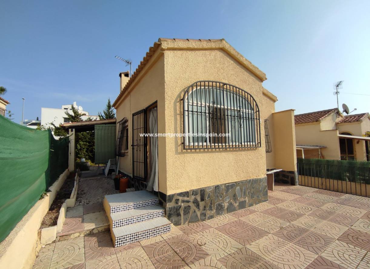 Wederverkoop - Detached Villa - La Marina - Urbanización La Marina