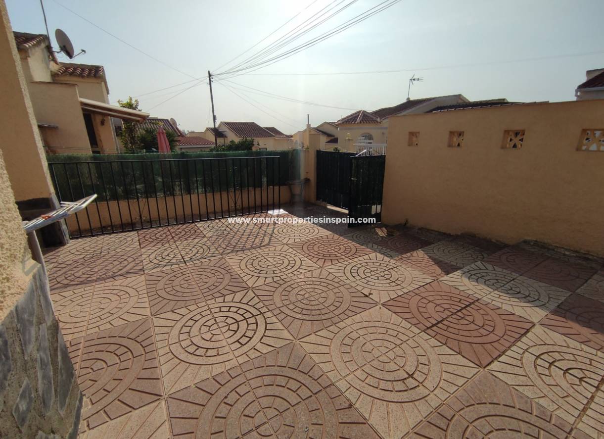 Wederverkoop - Detached Villa - La Marina - Urbanización La Marina