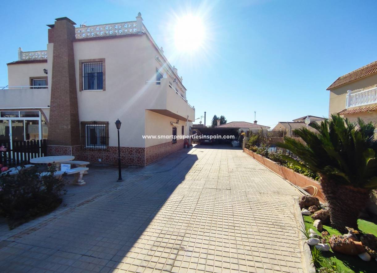 Wederverkoop - Detached Villa - La Marina - Urbanización La Marina